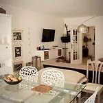 Casa Esti アパート